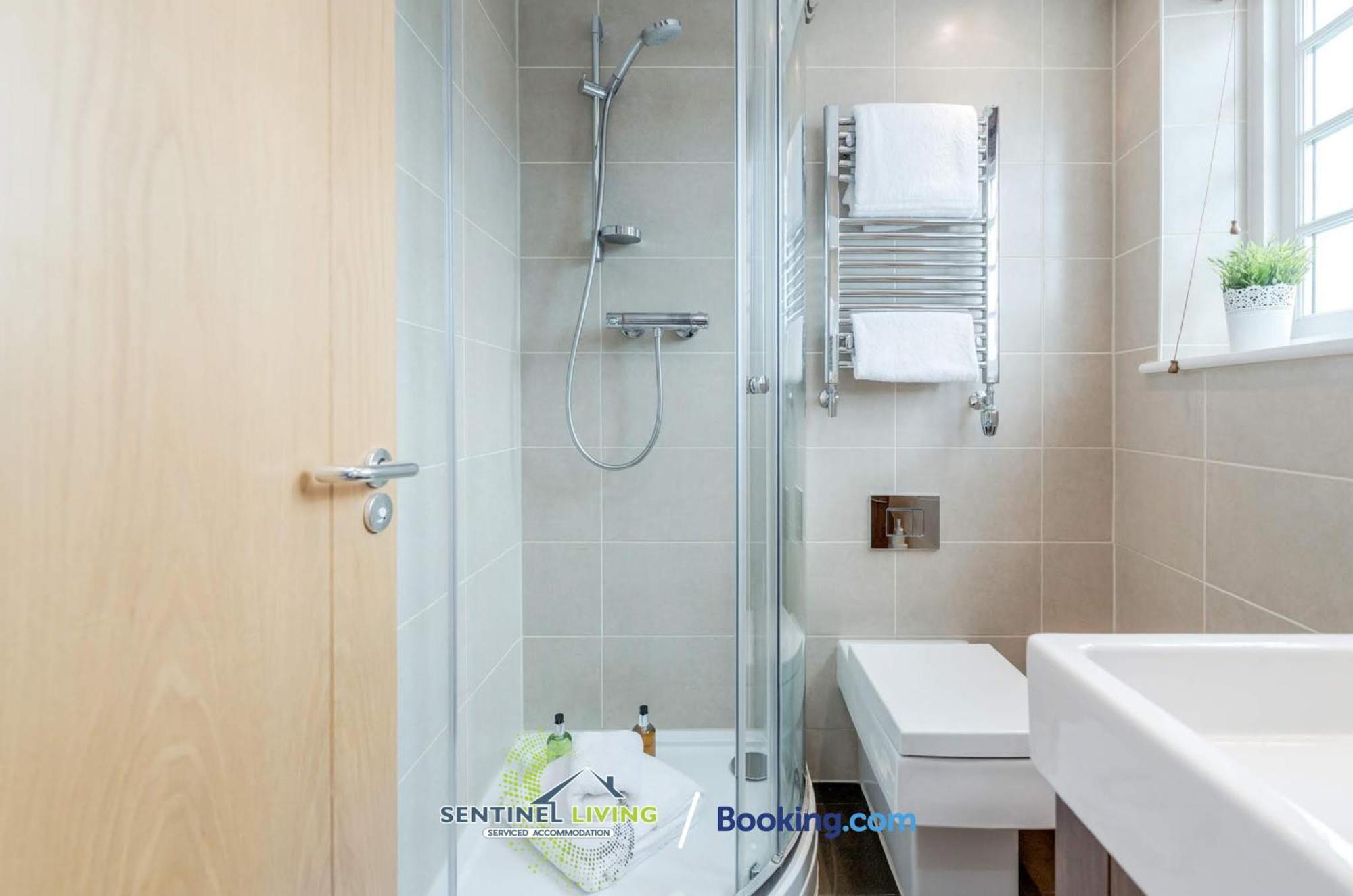 Windsor Flat 2 Bed By Sentinel Living With Free Wifi And Parking Leilighet Eksteriør bilde